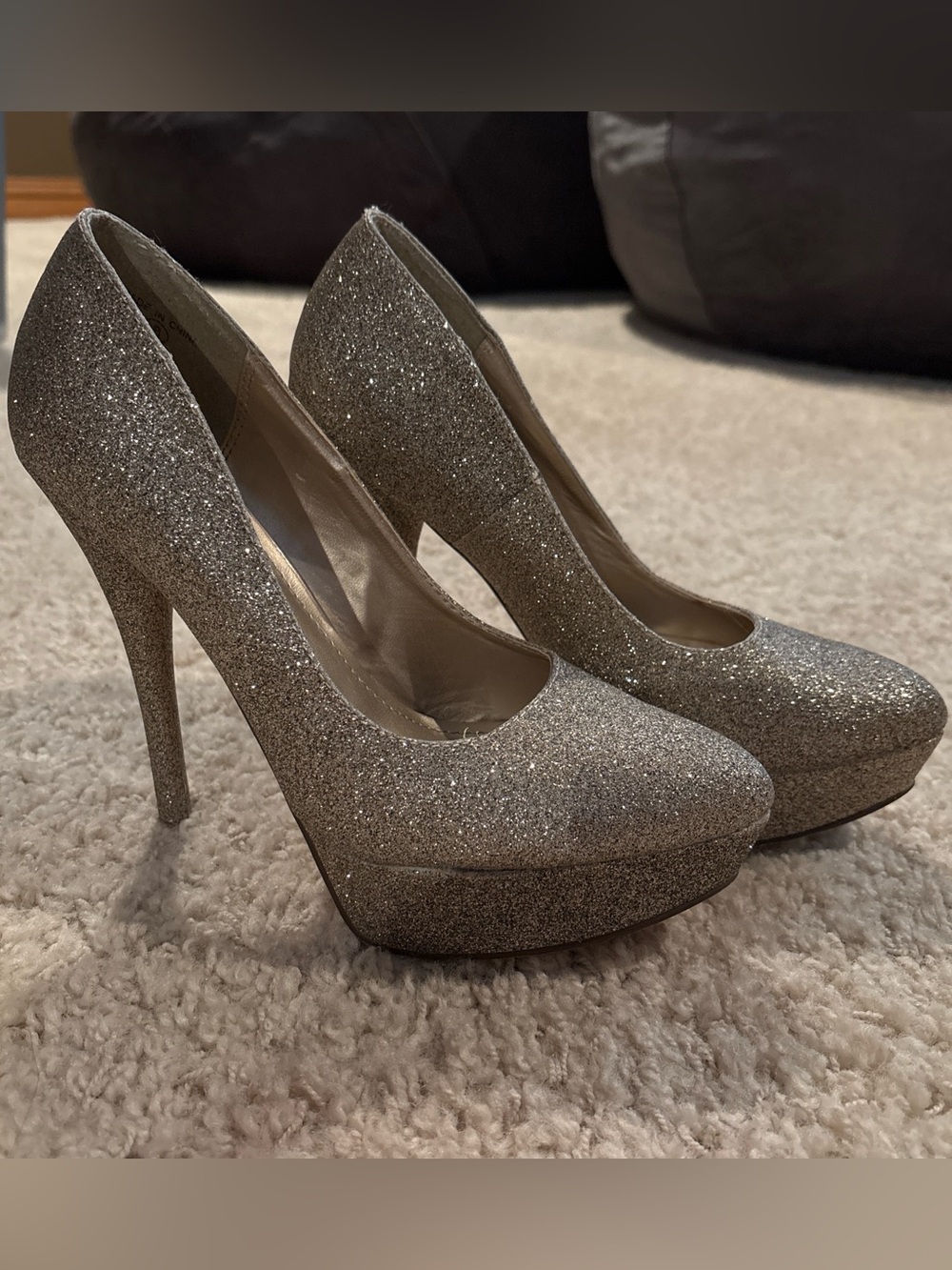 Call It Spring Women’s Closed Toe Golden Sparkle Stiletto Platform Heels Size 8